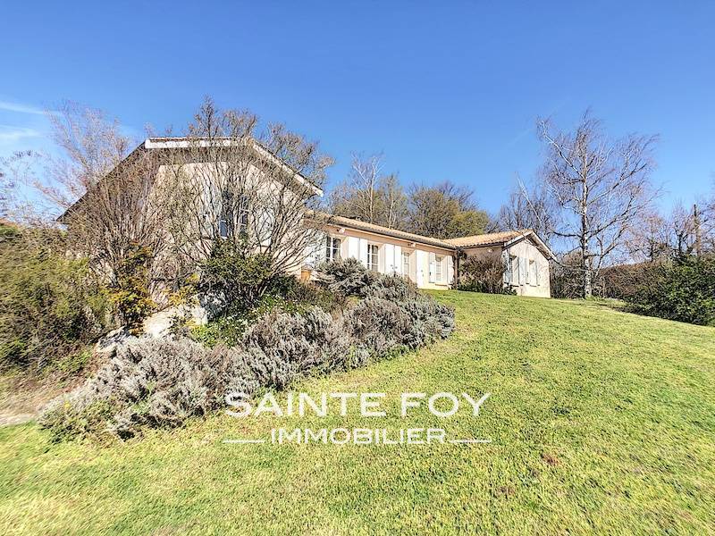 2021325 image1 - Sainte Foy Immobilier - Ce sont des agences immobilières dans l'Ouest Lyonnais spécialisées dans la location de maison ou d'appartement et la vente de propriété de prestige.