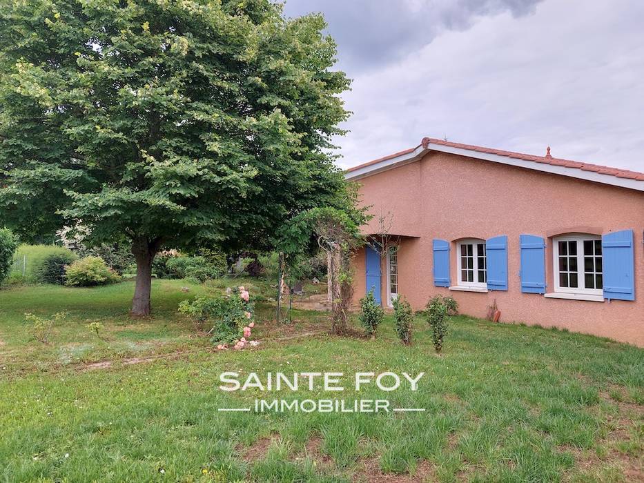2021306 image1 - Sainte Foy Immobilier - Ce sont des agences immobilières dans l'Ouest Lyonnais spécialisées dans la location de maison ou d'appartement et la vente de propriété de prestige.