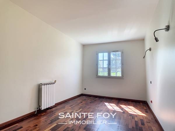 2021306 image6 - Sainte Foy Immobilier - Ce sont des agences immobilières dans l'Ouest Lyonnais spécialisées dans la location de maison ou d'appartement et la vente de propriété de prestige.
