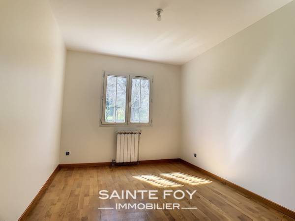 2021306 image7 - Sainte Foy Immobilier - Ce sont des agences immobilières dans l'Ouest Lyonnais spécialisées dans la location de maison ou d'appartement et la vente de propriété de prestige.