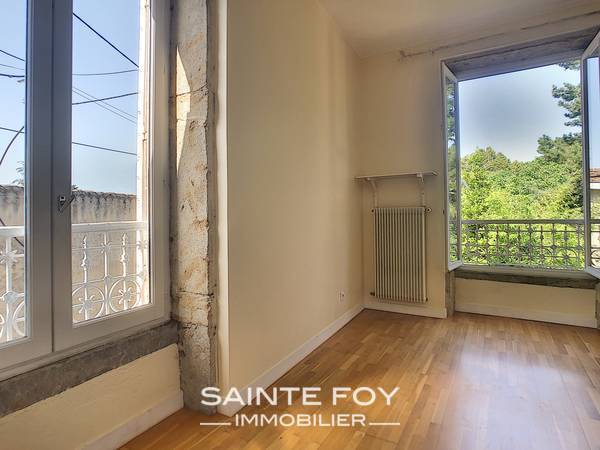 2021345 image7 - Sainte Foy Immobilier - Ce sont des agences immobilières dans l'Ouest Lyonnais spécialisées dans la location de maison ou d'appartement et la vente de propriété de prestige.