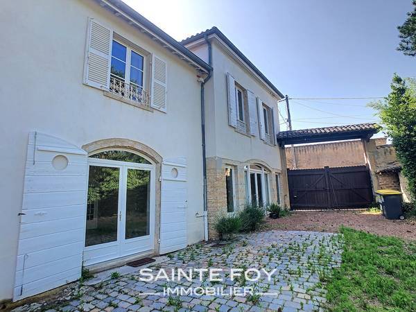 2021345 image10 - Sainte Foy Immobilier - Ce sont des agences immobilières dans l'Ouest Lyonnais spécialisées dans la location de maison ou d'appartement et la vente de propriété de prestige.
