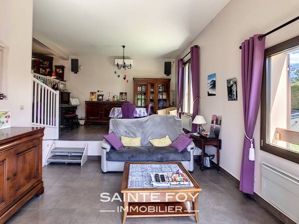 2021405 image2 - Sainte Foy Immobilier - Ce sont des agences immobilières dans l'Ouest Lyonnais spécialisées dans la location de maison ou d'appartement et la vente de propriété de prestige.