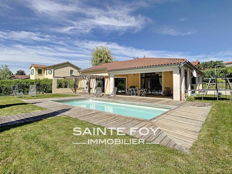 2021424 image1 - Sainte Foy Immobilier - Ce sont des agences immobilières dans l'Ouest Lyonnais spécialisées dans la location de maison ou d'appartement et la vente de propriété de prestige.