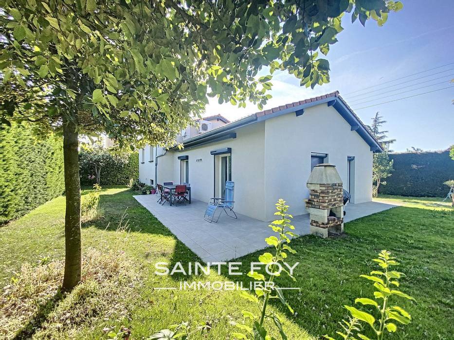 2019042 image1 - Sainte Foy Immobilier - Ce sont des agences immobilières dans l'Ouest Lyonnais spécialisées dans la location de maison ou d'appartement et la vente de propriété de prestige.