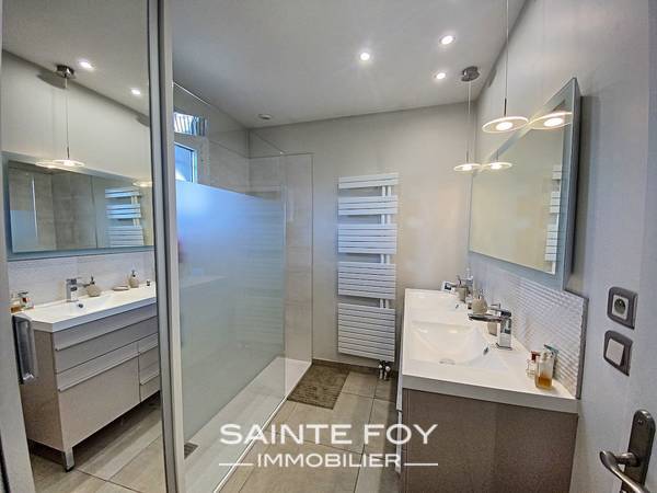 2019042 image8 - Sainte Foy Immobilier - Ce sont des agences immobilières dans l'Ouest Lyonnais spécialisées dans la location de maison ou d'appartement et la vente de propriété de prestige.