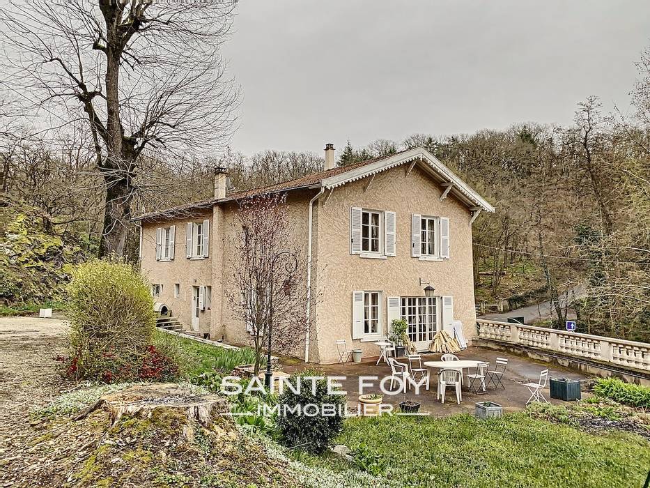 2021332 image1 - Sainte Foy Immobilier - Ce sont des agences immobilières dans l'Ouest Lyonnais spécialisées dans la location de maison ou d'appartement et la vente de propriété de prestige.