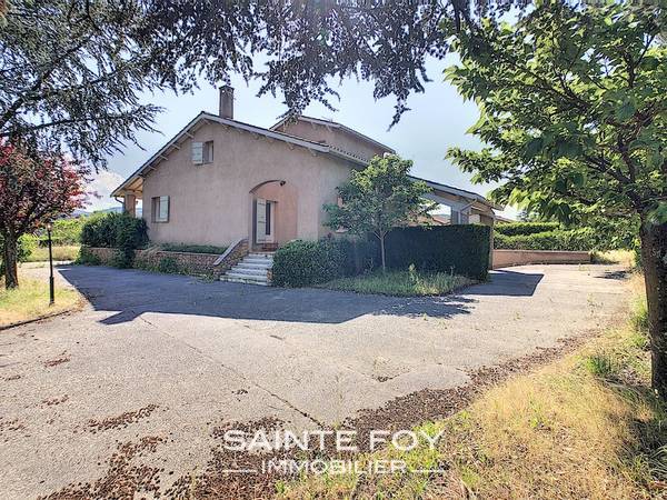 2020478 image3 - Sainte Foy Immobilier - Ce sont des agences immobilières dans l'Ouest Lyonnais spécialisées dans la location de maison ou d'appartement et la vente de propriété de prestige.