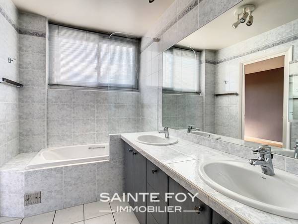 2021261 image8 - Sainte Foy Immobilier - Ce sont des agences immobilières dans l'Ouest Lyonnais spécialisées dans la location de maison ou d'appartement et la vente de propriété de prestige.
