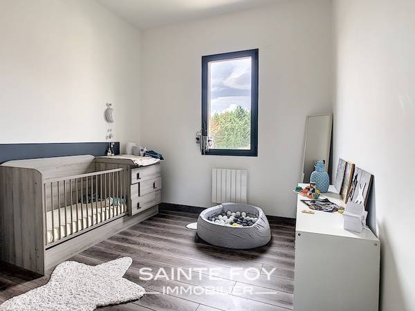 2021492 image8 - Sainte Foy Immobilier - Ce sont des agences immobilières dans l'Ouest Lyonnais spécialisées dans la location de maison ou d'appartement et la vente de propriété de prestige.