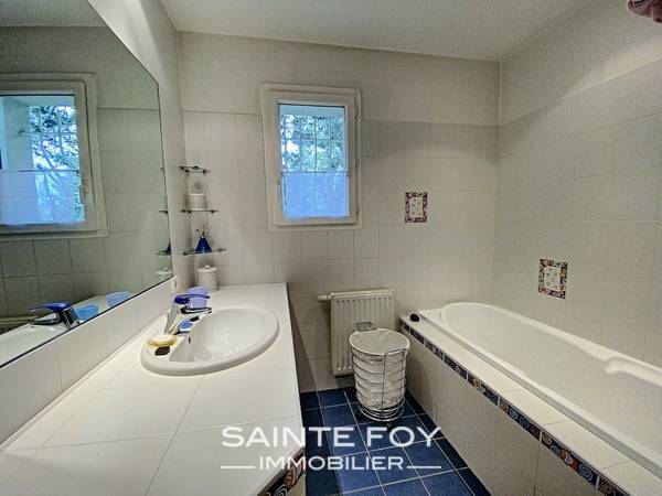 2019241 image6 - Sainte Foy Immobilier - Ce sont des agences immobilières dans l'Ouest Lyonnais spécialisées dans la location de maison ou d'appartement et la vente de propriété de prestige.