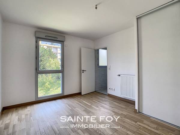 2021548 image5 - Sainte Foy Immobilier - Ce sont des agences immobilières dans l'Ouest Lyonnais spécialisées dans la location de maison ou d'appartement et la vente de propriété de prestige.