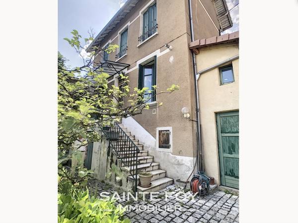 2021547 image3 - Sainte Foy Immobilier - Ce sont des agences immobilières dans l'Ouest Lyonnais spécialisées dans la location de maison ou d'appartement et la vente de propriété de prestige.
