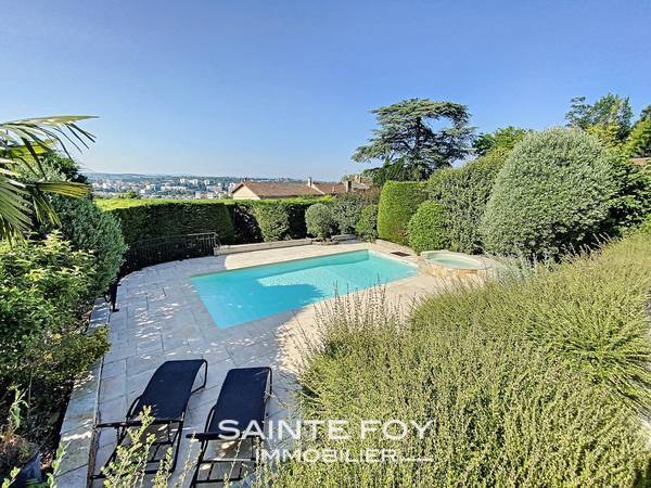 2021558 image3 - Sainte Foy Immobilier - Ce sont des agences immobilières dans l'Ouest Lyonnais spécialisées dans la location de maison ou d'appartement et la vente de propriété de prestige.