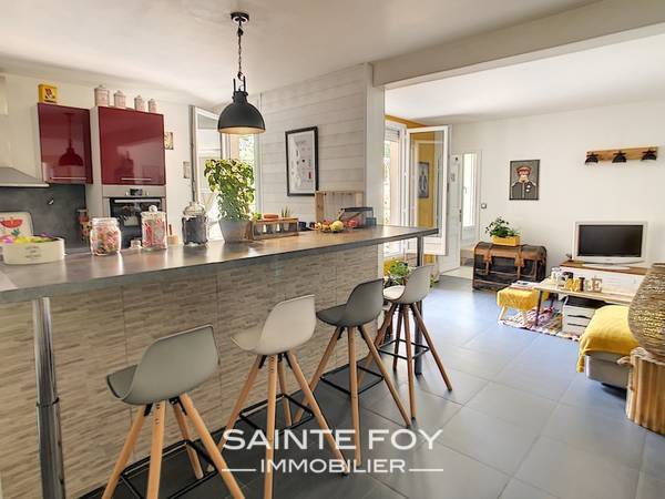 2021557 image3 - Sainte Foy Immobilier - Ce sont des agences immobilières dans l'Ouest Lyonnais spécialisées dans la location de maison ou d'appartement et la vente de propriété de prestige.