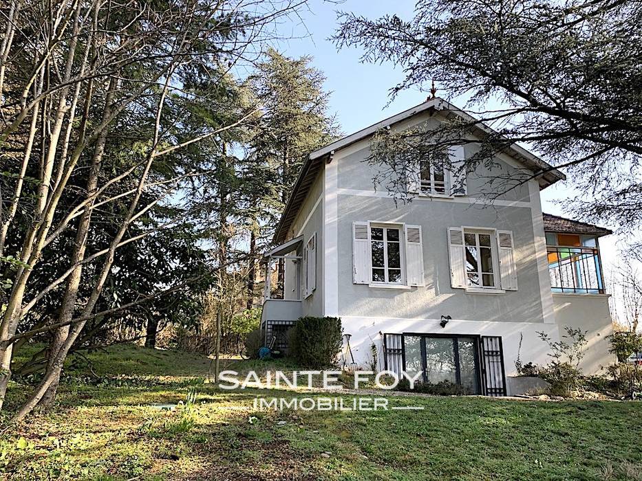 2021562 image1 - Sainte Foy Immobilier - Ce sont des agences immobilières dans l'Ouest Lyonnais spécialisées dans la location de maison ou d'appartement et la vente de propriété de prestige.