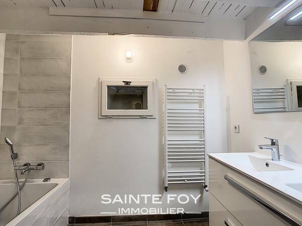 2021562 image10 - Sainte Foy Immobilier - Ce sont des agences immobilières dans l'Ouest Lyonnais spécialisées dans la location de maison ou d'appartement et la vente de propriété de prestige.