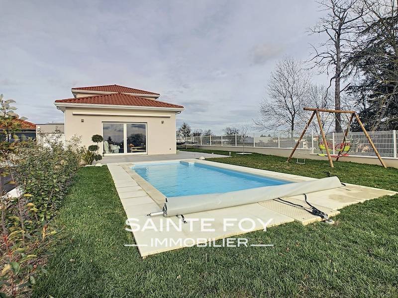 2021101 image1 - Sainte Foy Immobilier - Ce sont des agences immobilières dans l'Ouest Lyonnais spécialisées dans la location de maison ou d'appartement et la vente de propriété de prestige.