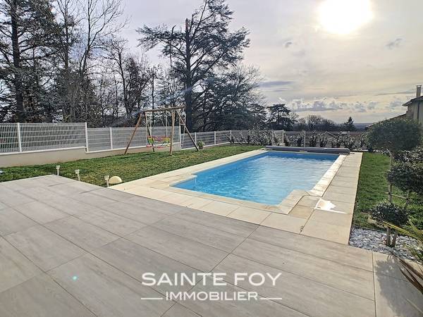2021101 image9 - Sainte Foy Immobilier - Ce sont des agences immobilières dans l'Ouest Lyonnais spécialisées dans la location de maison ou d'appartement et la vente de propriété de prestige.