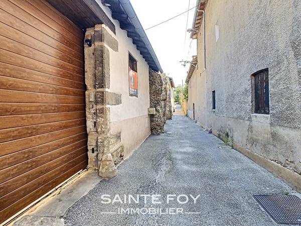 2021578 image8 - Sainte Foy Immobilier - Ce sont des agences immobilières dans l'Ouest Lyonnais spécialisées dans la location de maison ou d'appartement et la vente de propriété de prestige.
