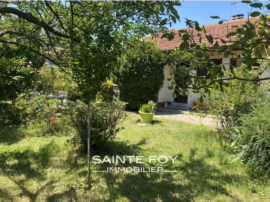 2021590 image1 - Sainte Foy Immobilier - Ce sont des agences immobilières dans l'Ouest Lyonnais spécialisées dans la location de maison ou d'appartement et la vente de propriété de prestige.