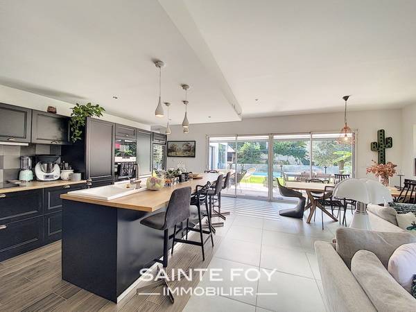 2021595 image3 - Sainte Foy Immobilier - Ce sont des agences immobilières dans l'Ouest Lyonnais spécialisées dans la location de maison ou d'appartement et la vente de propriété de prestige.