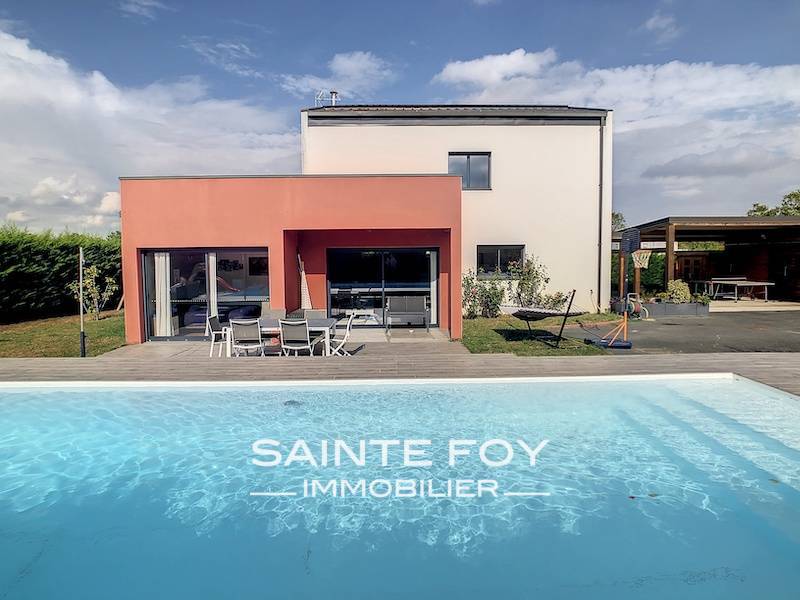 2020958 image1 - Sainte Foy Immobilier - Ce sont des agences immobilières dans l'Ouest Lyonnais spécialisées dans la location de maison ou d'appartement et la vente de propriété de prestige.