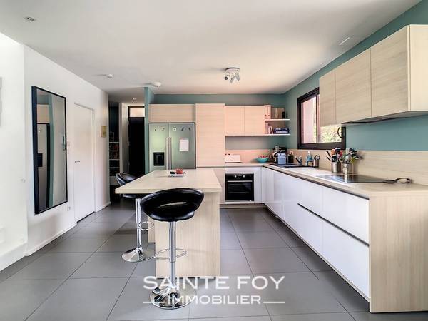 2020958 image5 - Sainte Foy Immobilier - Ce sont des agences immobilières dans l'Ouest Lyonnais spécialisées dans la location de maison ou d'appartement et la vente de propriété de prestige.