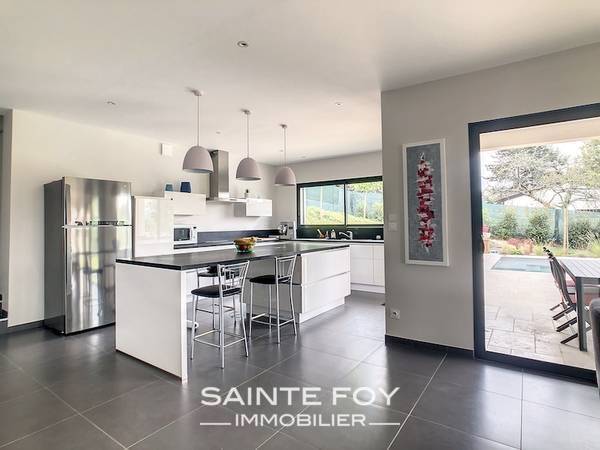 2021605 image3 - Sainte Foy Immobilier - Ce sont des agences immobilières dans l'Ouest Lyonnais spécialisées dans la location de maison ou d'appartement et la vente de propriété de prestige.