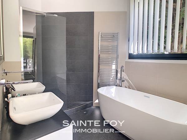 118069 image5 - Sainte Foy Immobilier - Ce sont des agences immobilières dans l'Ouest Lyonnais spécialisées dans la location de maison ou d'appartement et la vente de propriété de prestige.