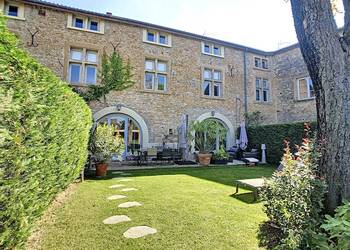 2021643 image1 - Sainte Foy Immobilier - Ce sont des agences immobilières dans l'Ouest Lyonnais spécialisées dans la location de maison ou d'appartement et la vente de propriété de prestige.