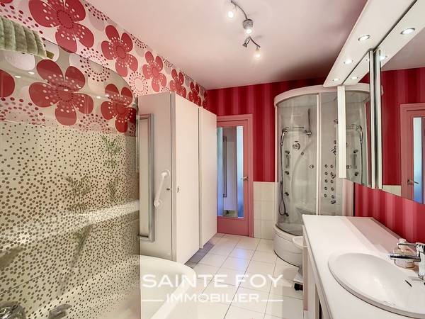 2021683 image6 - Sainte Foy Immobilier - Ce sont des agences immobilières dans l'Ouest Lyonnais spécialisées dans la location de maison ou d'appartement et la vente de propriété de prestige.