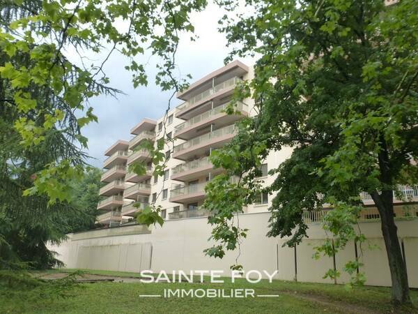 2021683 image7 - Sainte Foy Immobilier - Ce sont des agences immobilières dans l'Ouest Lyonnais spécialisées dans la location de maison ou d'appartement et la vente de propriété de prestige.