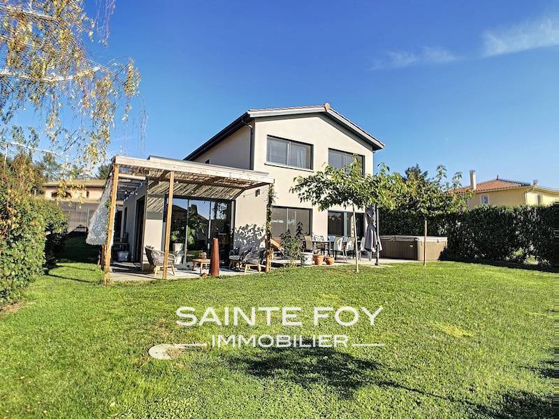 118480 image1 - Sainte Foy Immobilier - Ce sont des agences immobilières dans l'Ouest Lyonnais spécialisées dans la location de maison ou d'appartement et la vente de propriété de prestige.