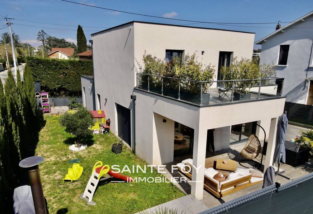 2021712 image1 - Sainte Foy Immobilier - Ce sont des agences immobilières dans l'Ouest Lyonnais spécialisées dans la location de maison ou d'appartement et la vente de propriété de prestige.