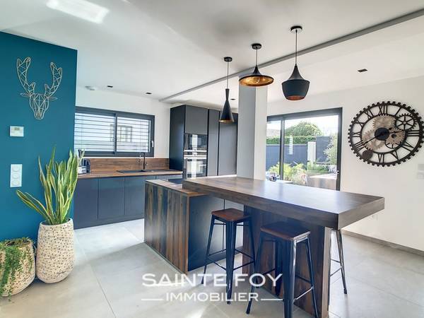 2021712 image3 - Sainte Foy Immobilier - Ce sont des agences immobilières dans l'Ouest Lyonnais spécialisées dans la location de maison ou d'appartement et la vente de propriété de prestige.