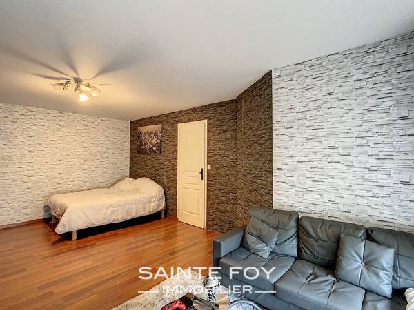 2021742 image5 - Sainte Foy Immobilier - Ce sont des agences immobilières dans l'Ouest Lyonnais spécialisées dans la location de maison ou d'appartement et la vente de propriété de prestige.