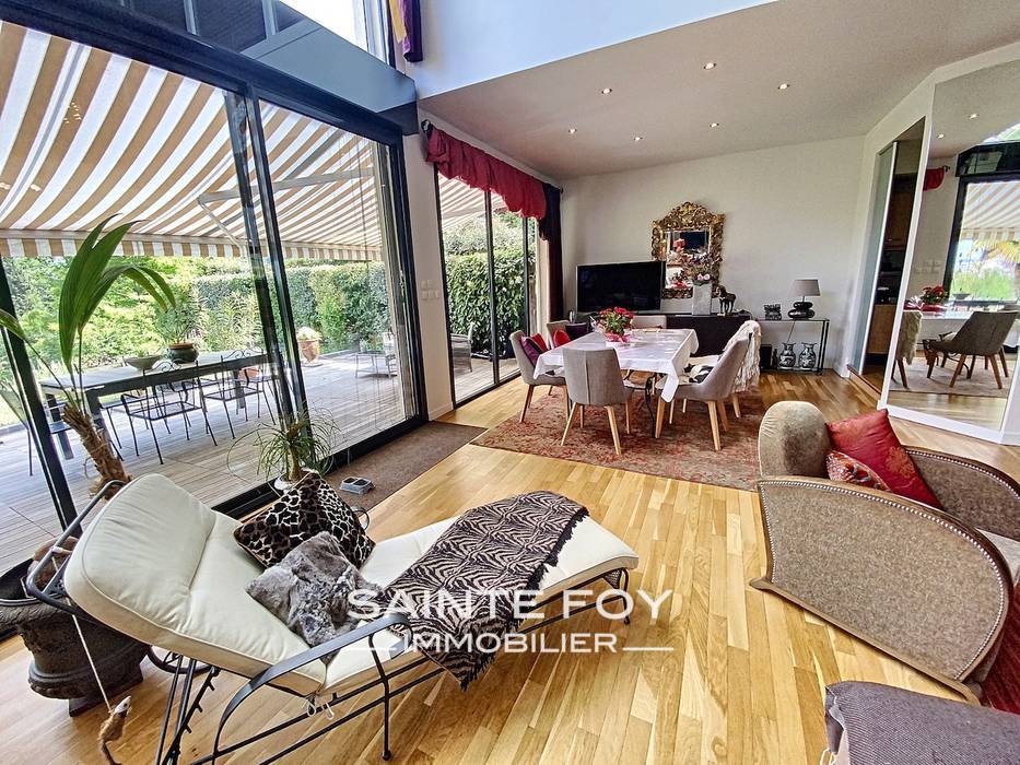 2021810 image1 - Sainte Foy Immobilier - Ce sont des agences immobilières dans l'Ouest Lyonnais spécialisées dans la location de maison ou d'appartement et la vente de propriété de prestige.