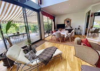 2021810 image1 - Sainte Foy Immobilier - Ce sont des agences immobilières dans l'Ouest Lyonnais spécialisées dans la location de maison ou d'appartement et la vente de propriété de prestige.