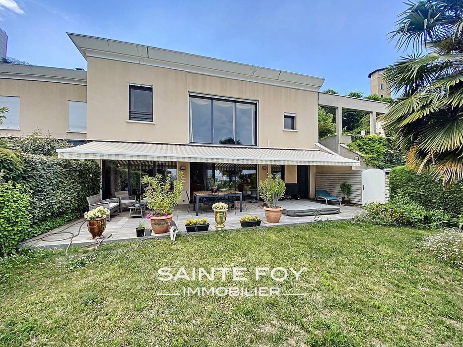 2021811 image1 - Sainte Foy Immobilier - Ce sont des agences immobilières dans l'Ouest Lyonnais spécialisées dans la location de maison ou d'appartement et la vente de propriété de prestige.