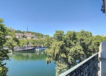 2021842 image1 - Sainte Foy Immobilier - Ce sont des agences immobilières dans l'Ouest Lyonnais spécialisées dans la location de maison ou d'appartement et la vente de propriété de prestige.