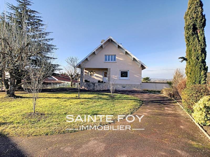 2021853 image1 - Sainte Foy Immobilier - Ce sont des agences immobilières dans l'Ouest Lyonnais spécialisées dans la location de maison ou d'appartement et la vente de propriété de prestige.