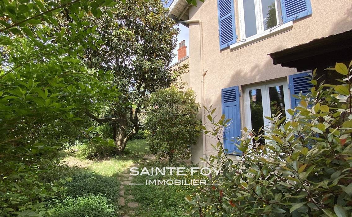 2021884 image1 - Sainte Foy Immobilier - Ce sont des agences immobilières dans l'Ouest Lyonnais spécialisées dans la location de maison ou d'appartement et la vente de propriété de prestige.