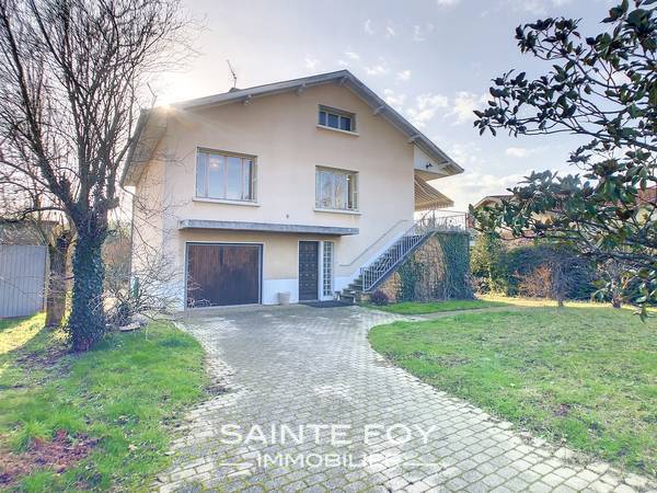 2021871 image3 - Sainte Foy Immobilier - Ce sont des agences immobilières dans l'Ouest Lyonnais spécialisées dans la location de maison ou d'appartement et la vente de propriété de prestige.