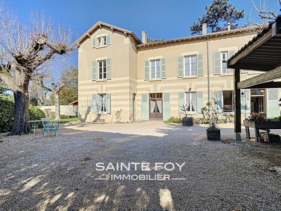 2020734 image1 - Sainte Foy Immobilier - Ce sont des agences immobilières dans l'Ouest Lyonnais spécialisées dans la location de maison ou d'appartement et la vente de propriété de prestige.