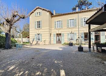 2020734 image1 - Sainte Foy Immobilier - Ce sont des agences immobilières dans l'Ouest Lyonnais spécialisées dans la location de maison ou d'appartement et la vente de propriété de prestige.