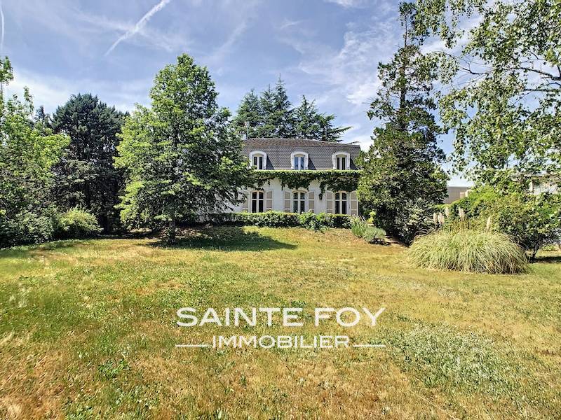 2021803 image1 - Sainte Foy Immobilier - Ce sont des agences immobilières dans l'Ouest Lyonnais spécialisées dans la location de maison ou d'appartement et la vente de propriété de prestige.