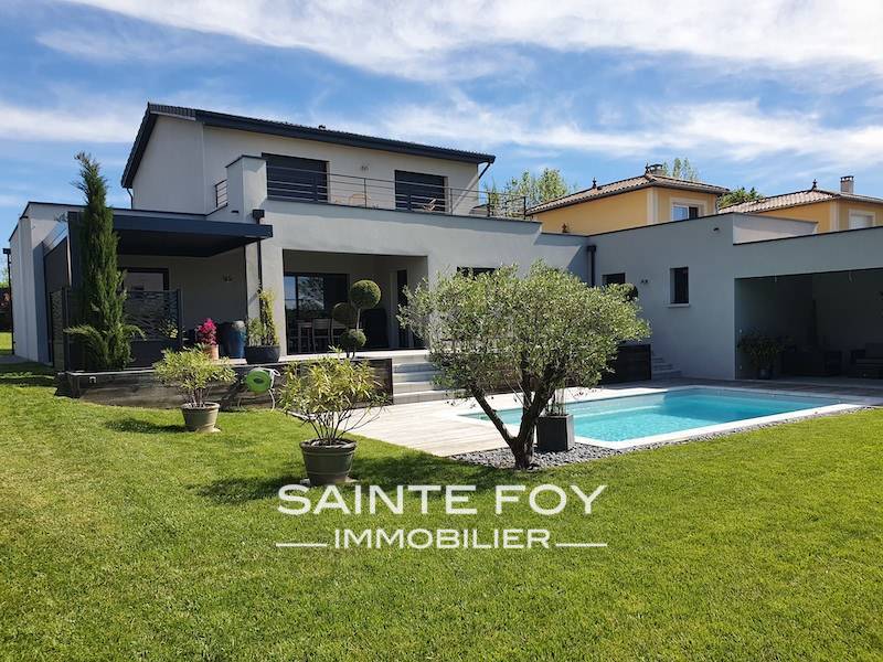 2021947 image1 - Sainte Foy Immobilier - Ce sont des agences immobilières dans l'Ouest Lyonnais spécialisées dans la location de maison ou d'appartement et la vente de propriété de prestige.