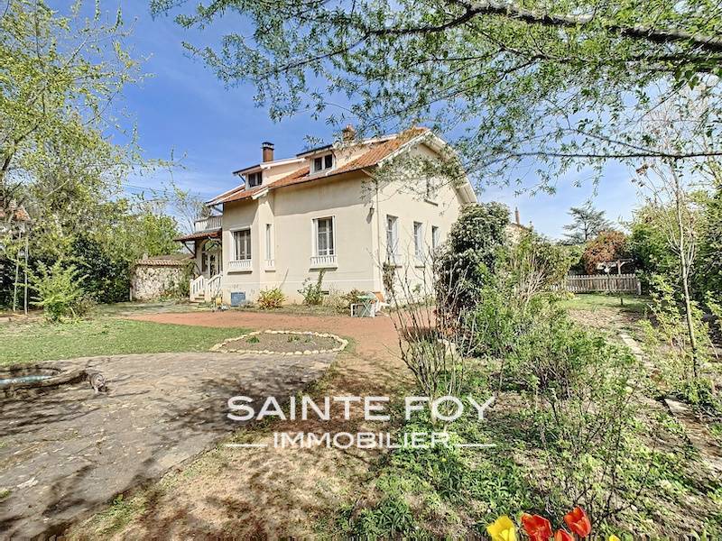 2021997 image1 - Sainte Foy Immobilier - Ce sont des agences immobilières dans l'Ouest Lyonnais spécialisées dans la location de maison ou d'appartement et la vente de propriété de prestige.