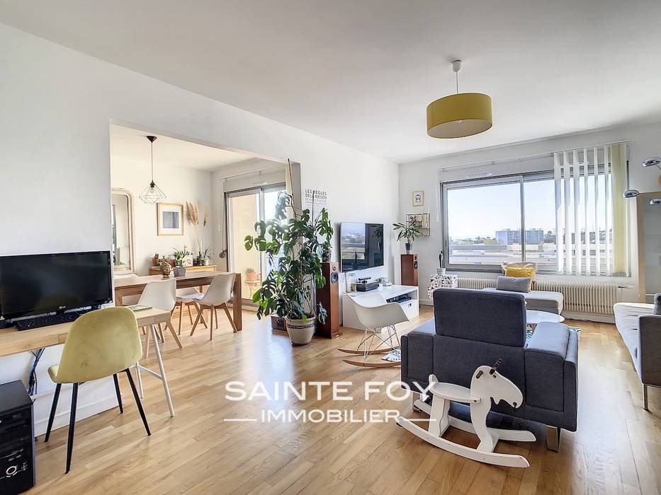 2022021 image1 - Sainte Foy Immobilier - Ce sont des agences immobilières dans l'Ouest Lyonnais spécialisées dans la location de maison ou d'appartement et la vente de propriété de prestige.